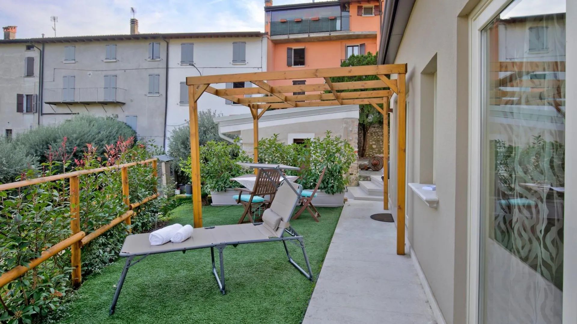 Priscilla House- Happy Rentals Salo 0*,