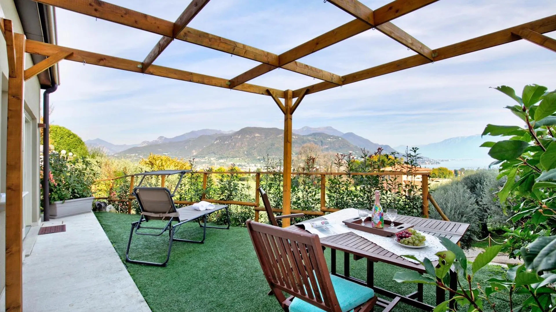 Priscilla House- Happy Rentals Salo
