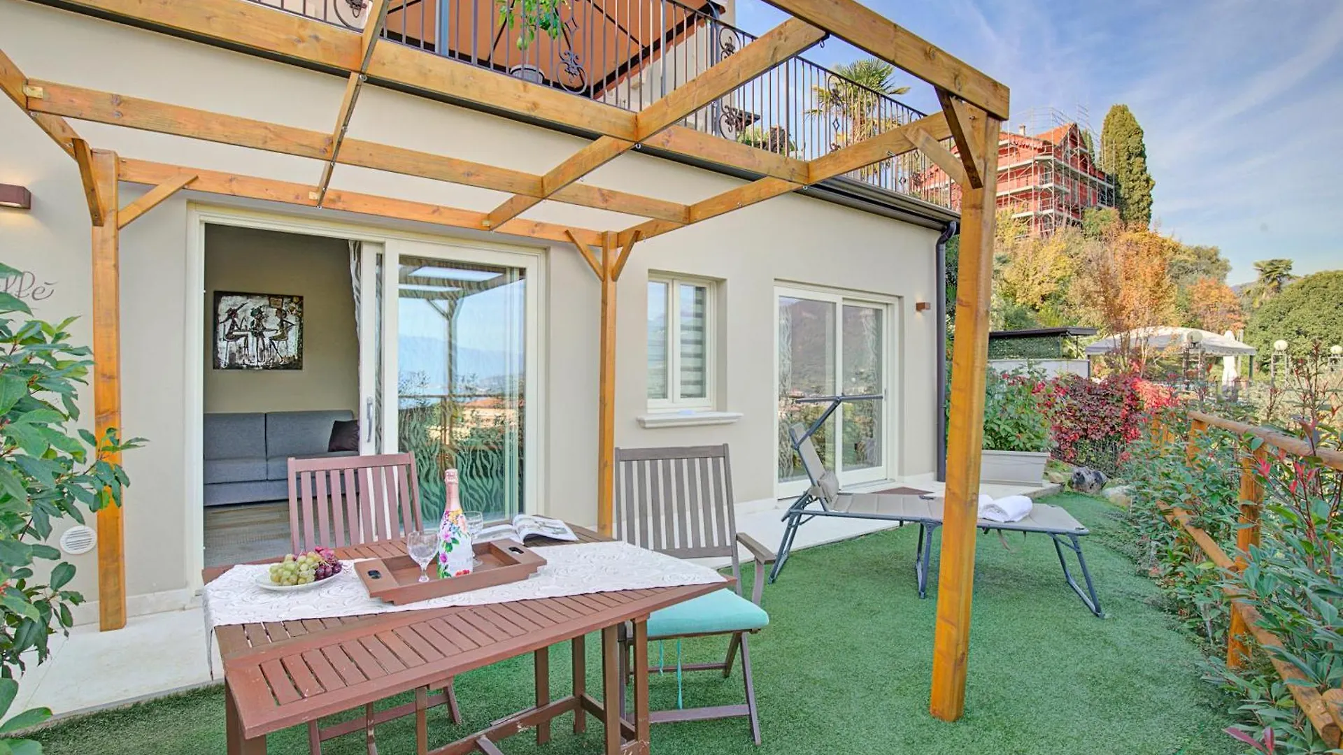 Apartment Priscilla House- Happy Rentals Salo Italy