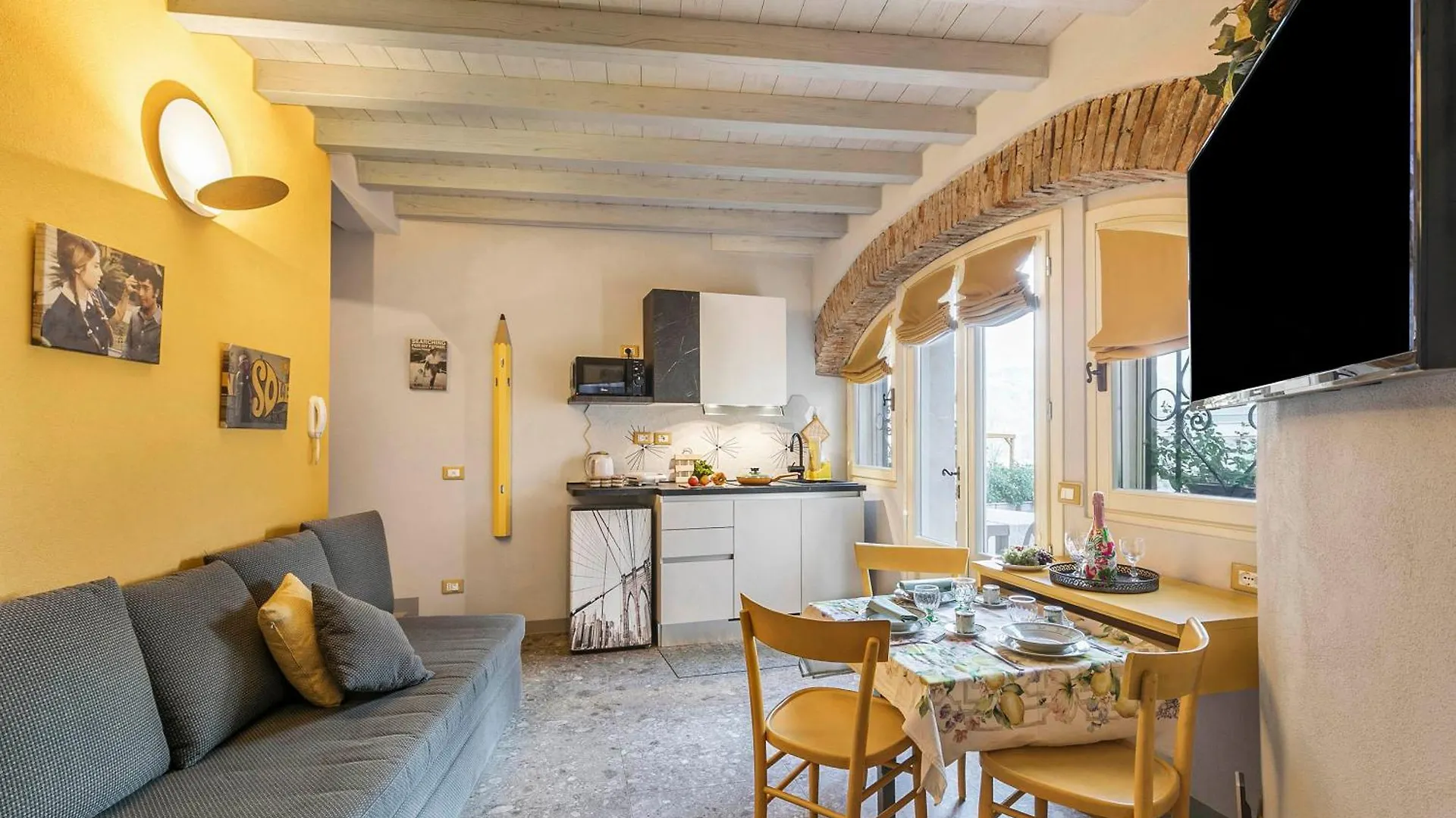 Priscilla House- Happy Rentals Salo