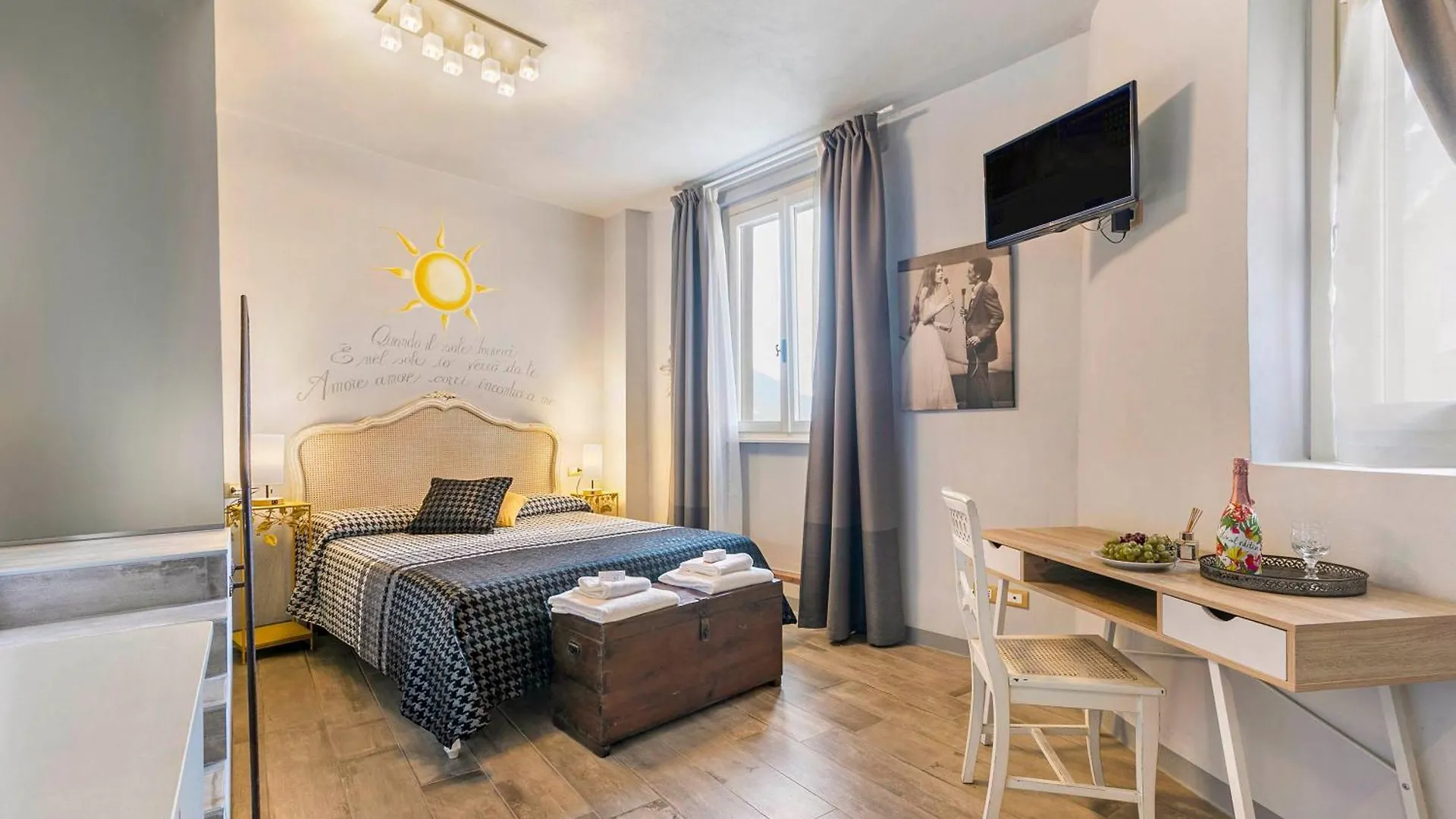 Priscilla House- Happy Rentals Salo Italy