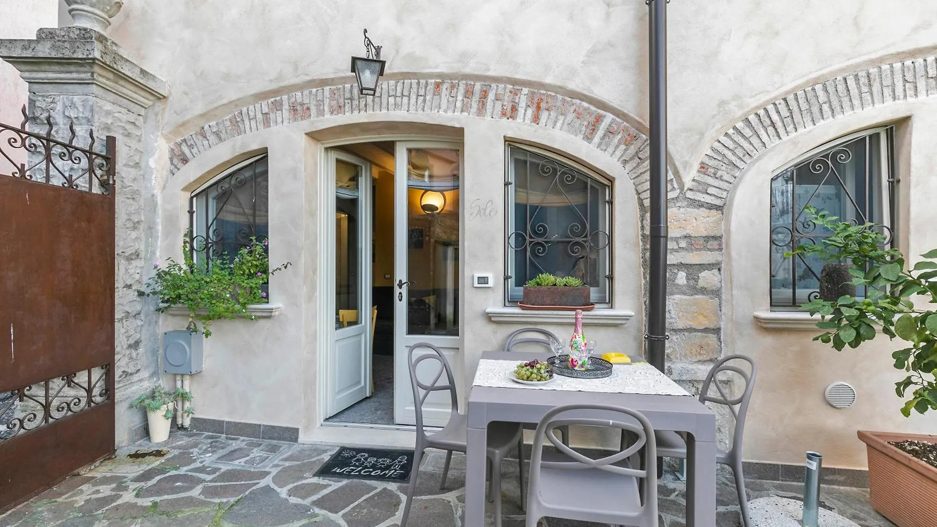 Apartment Priscilla House- Happy Rentals Salo