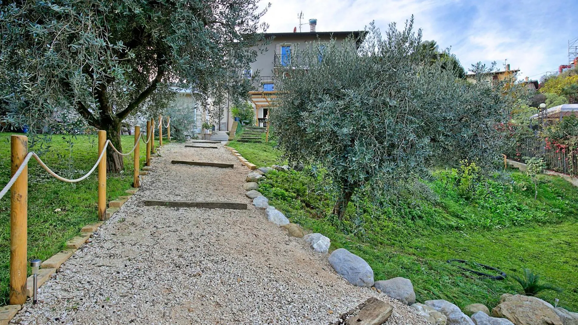 Priscilla House- Happy Rentals Salo Italy
