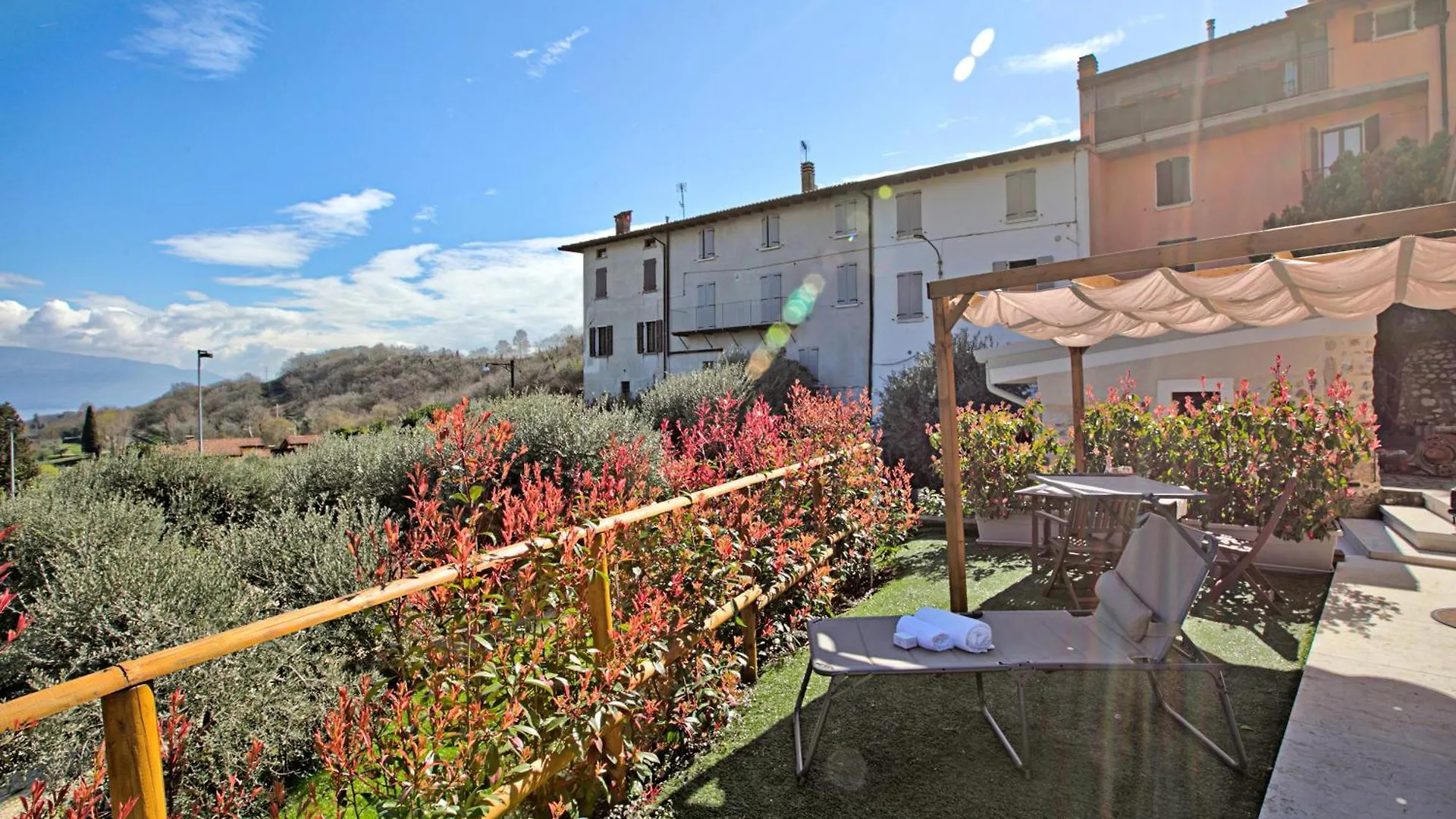 Priscilla House- Happy Rentals Salo Italy